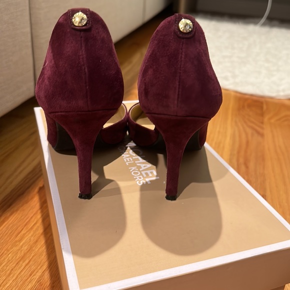 Michael Kors suede  pump - Picture 3 of 5